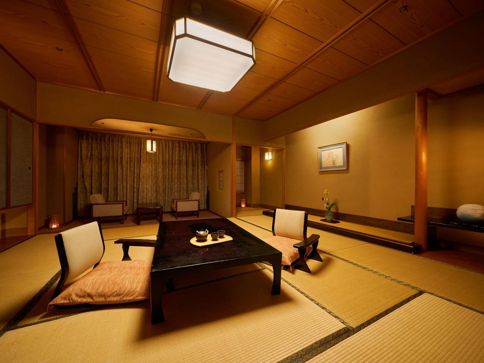 Ooedo Onsen Monogatari Premium Saiki Bekkan Misasa الغرفة الصورة
